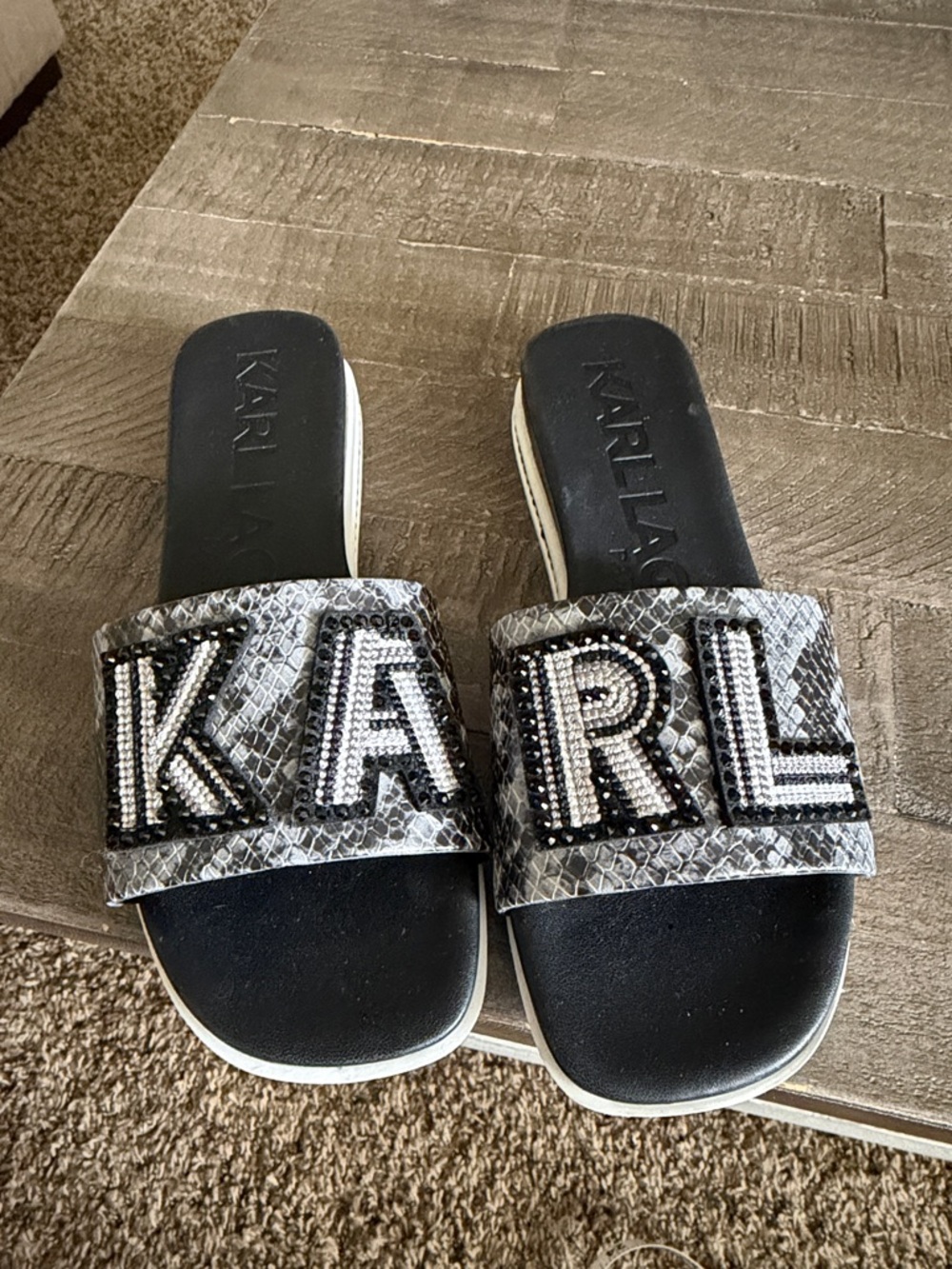 Karl Lagerfeld jeslyn patch Black & Gray Beaded Snake-Print Slide Sandals